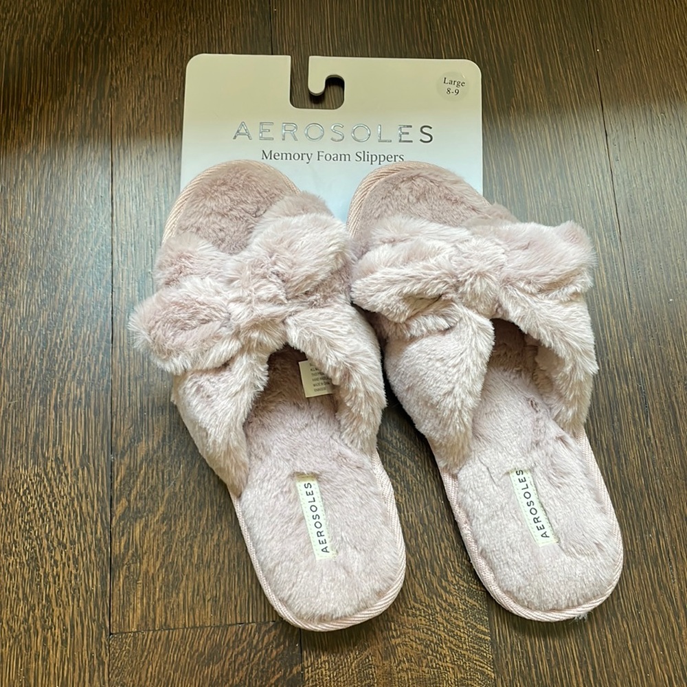 Brand New Aerosoles Slipper Size 8-9